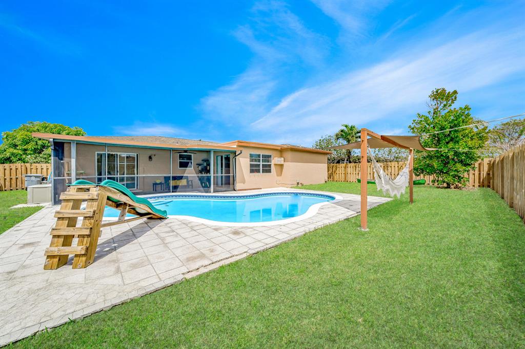 HOLIDAY CITY - Residential