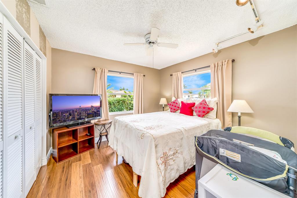 HOLIDAY CITY - Residential