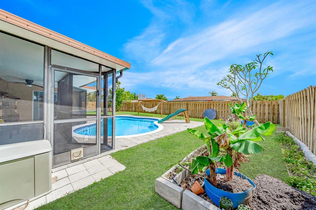 HOLIDAY CITY - Residential