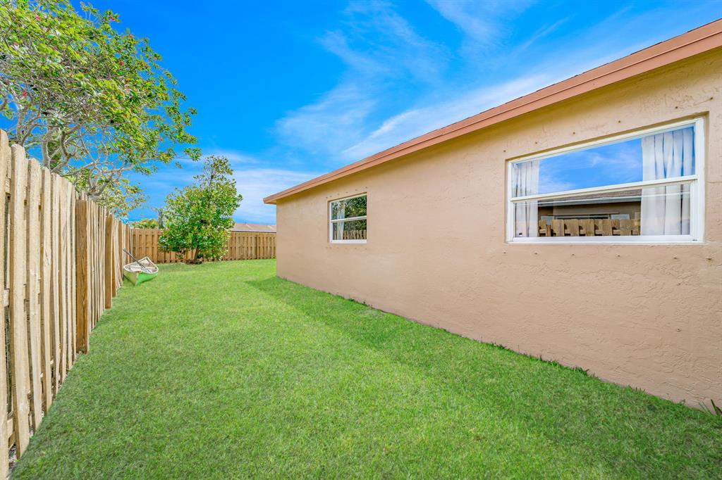 HOLIDAY CITY - Residential