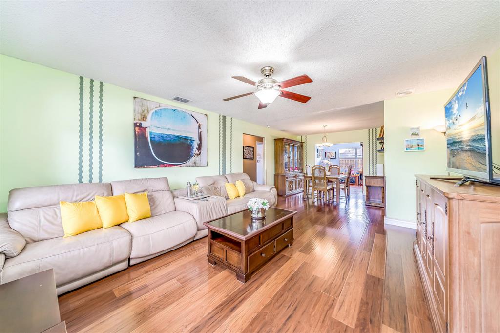 HOLIDAY CITY - Residential