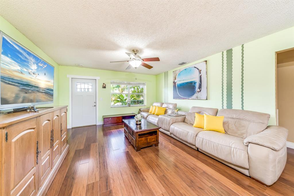 HOLIDAY CITY - Residential