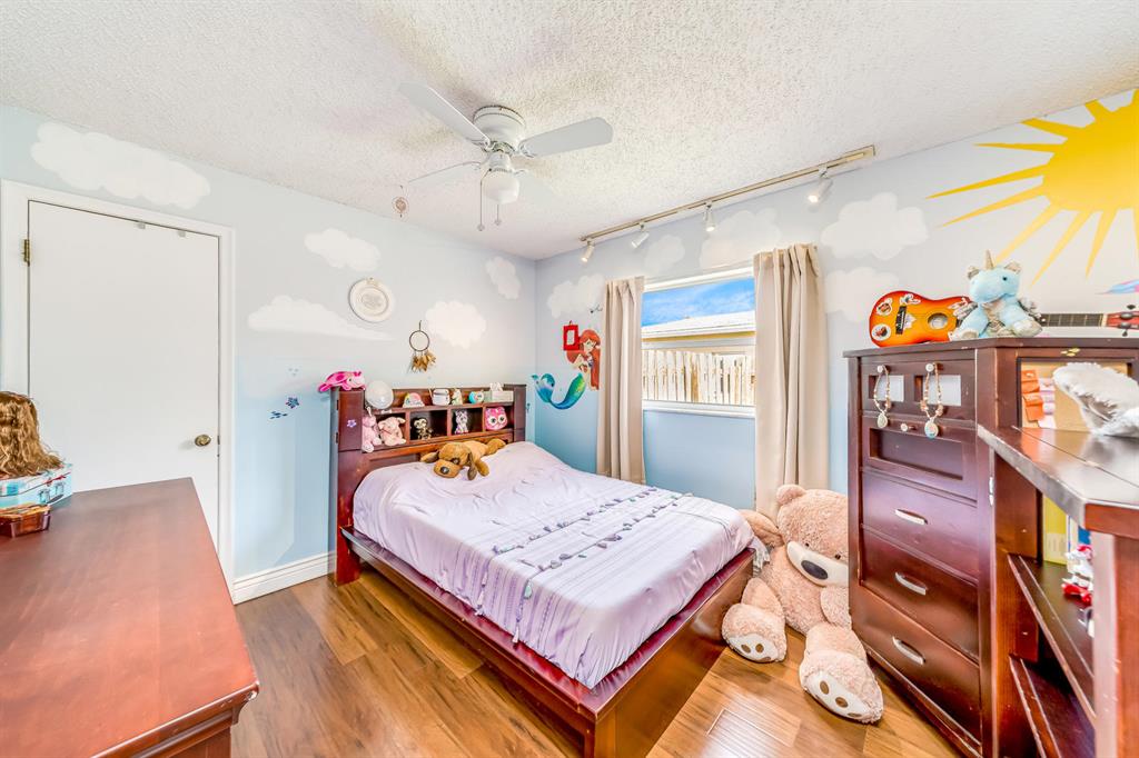 HOLIDAY CITY - Residential