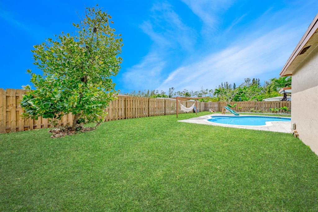 HOLIDAY CITY - Residential