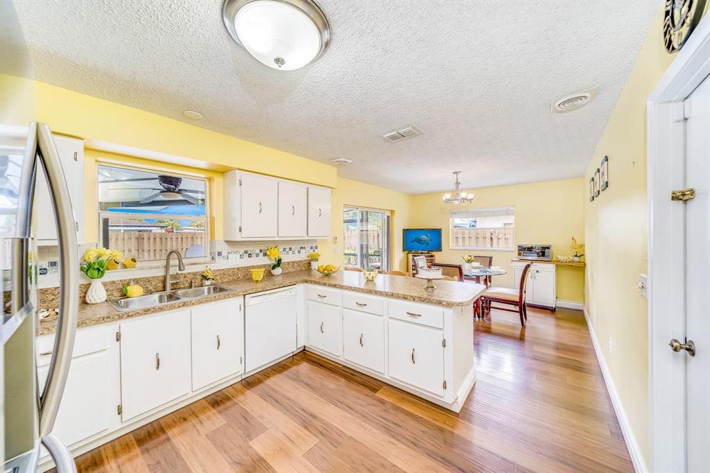 HOLIDAY CITY - Residential