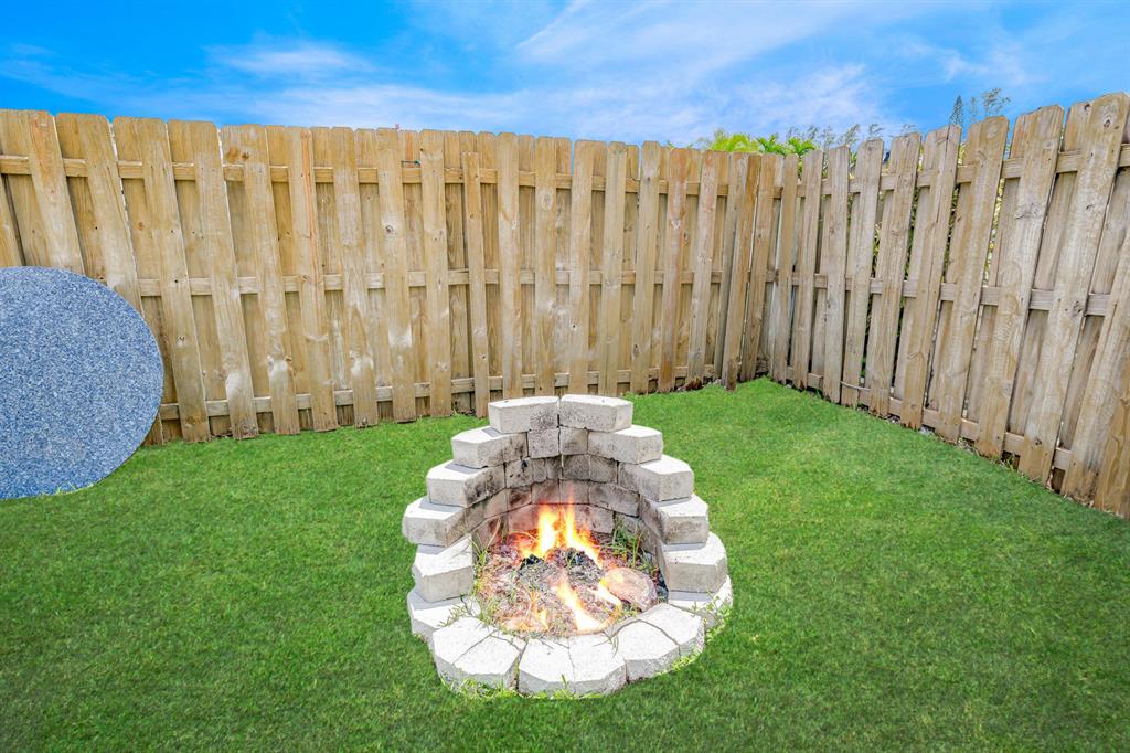 HOLIDAY CITY - Residential