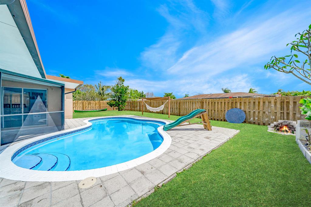 HOLIDAY CITY - Residential