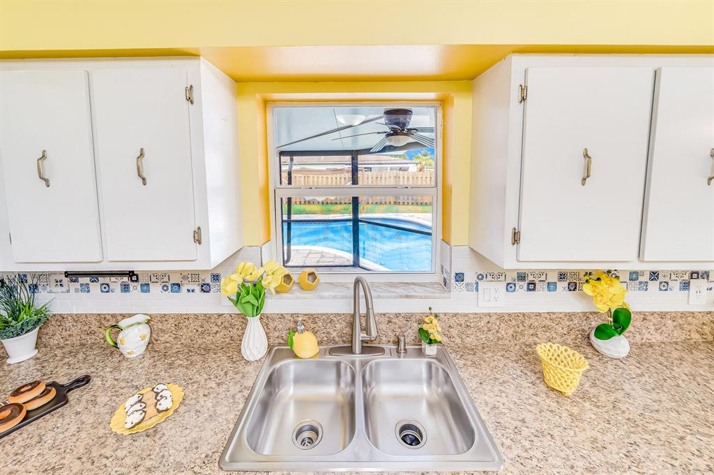 HOLIDAY CITY - Residential