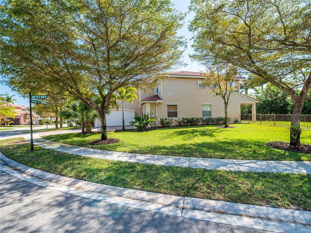17464 SW 47 Court