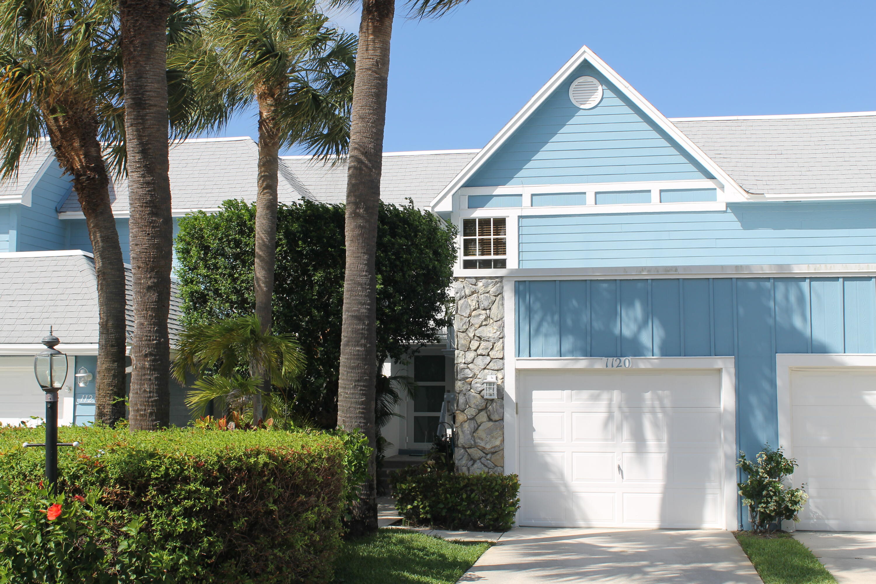 1120 Ocean Dunes Circle