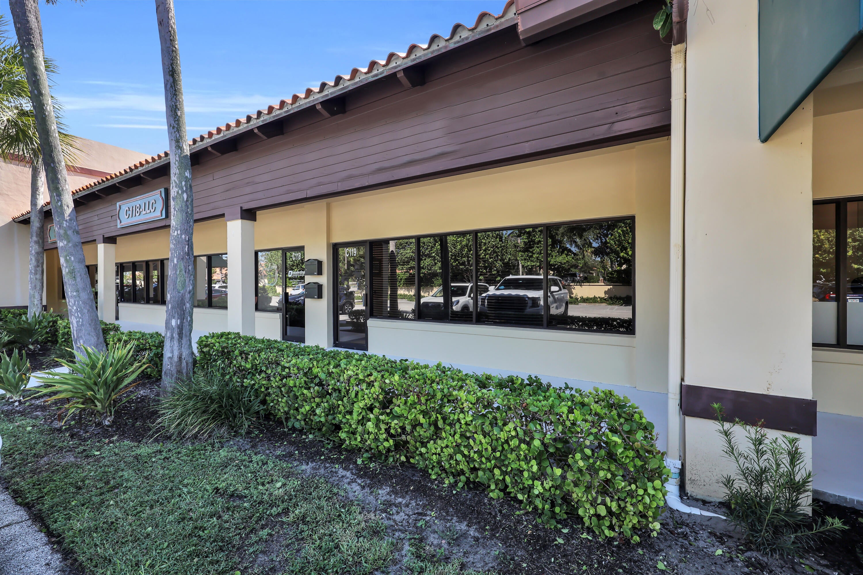 725 N HIGHWAY A1A C119