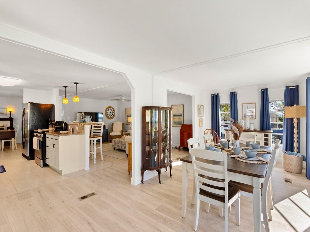 Spanish Lakes Riverfront - Residential