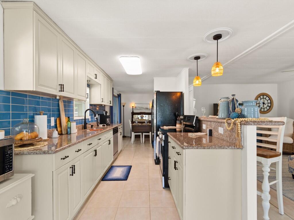 Spanish Lakes Riverfront - Residential