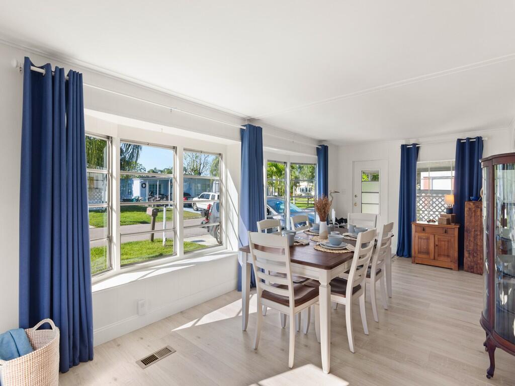 Spanish Lakes Riverfront - Residential