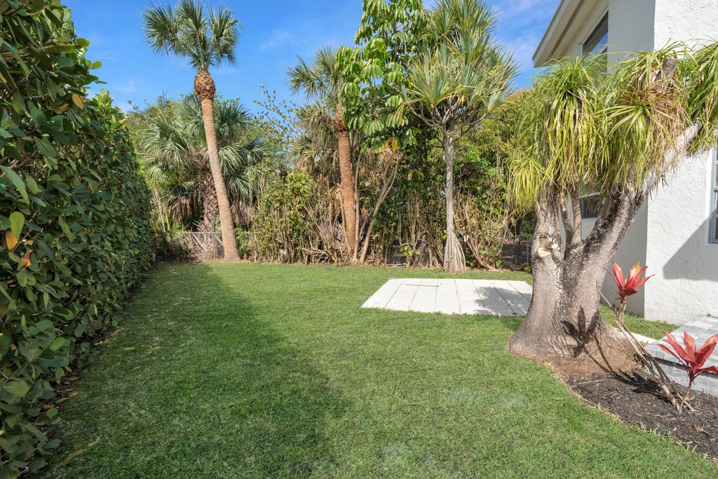 Photo of 943 York Street, West Palm Beach, FL 33401 (MLS # R11169197)