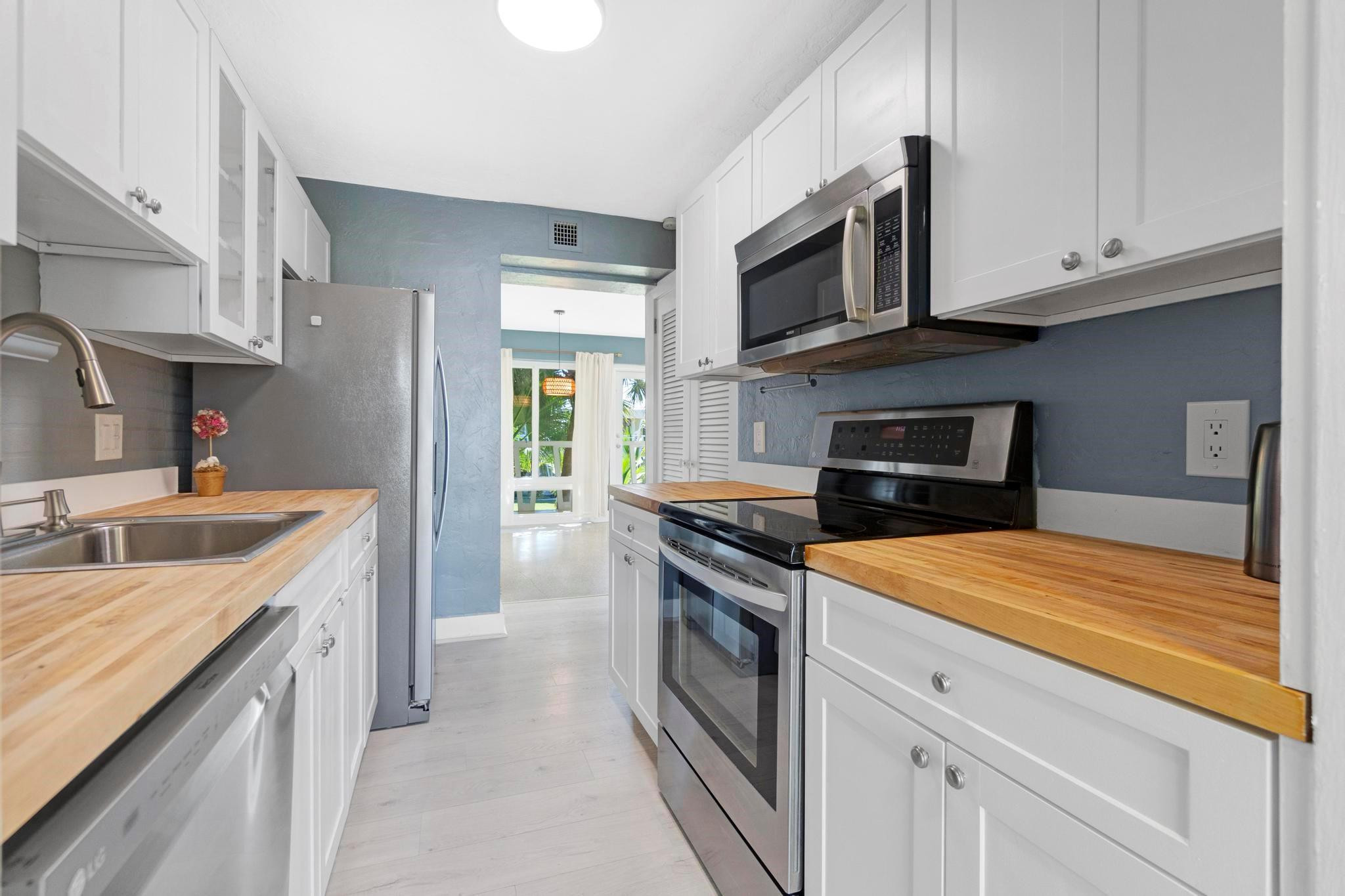 2755 NE 28th Avenue C2