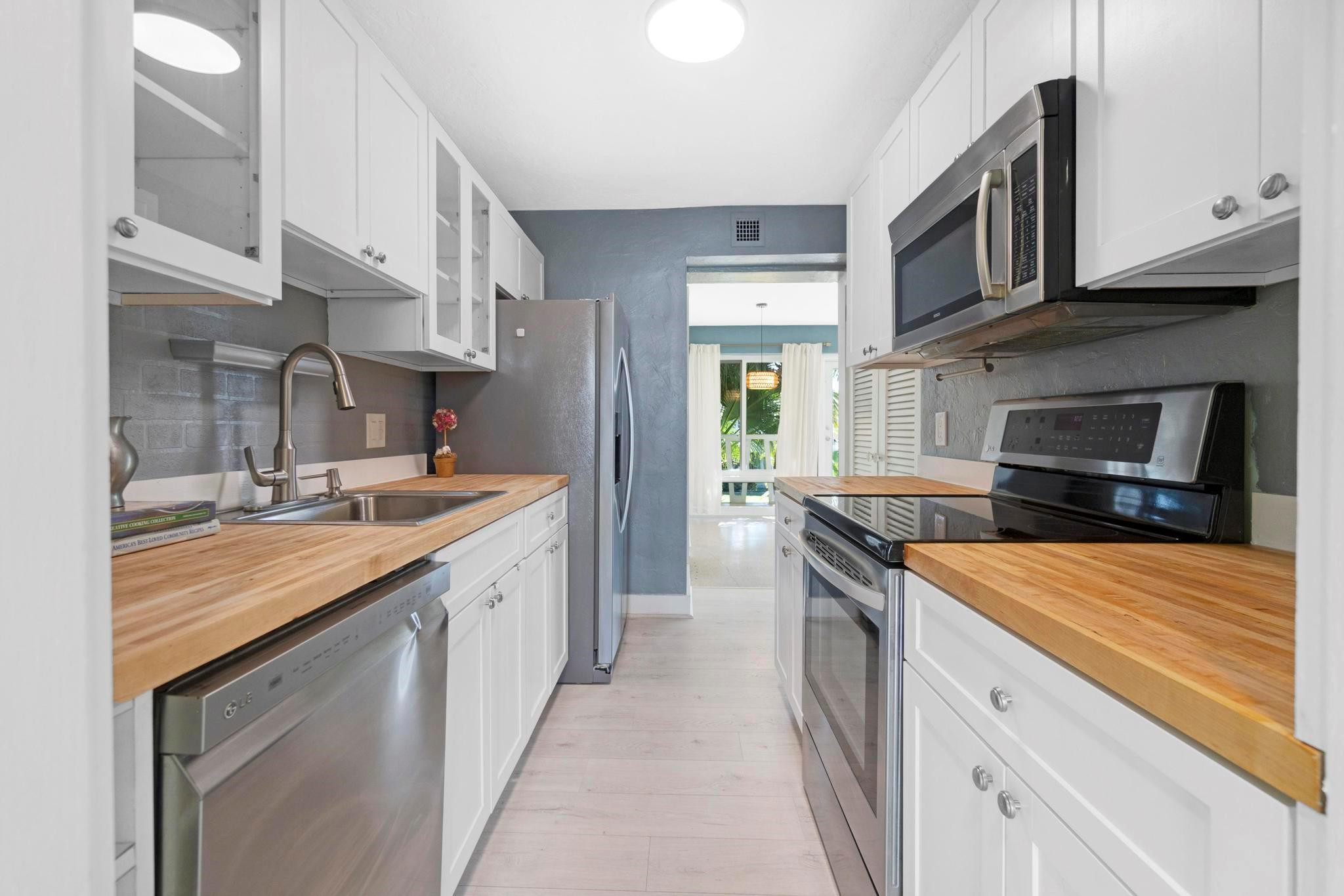 2755 NE 28th Avenue C2