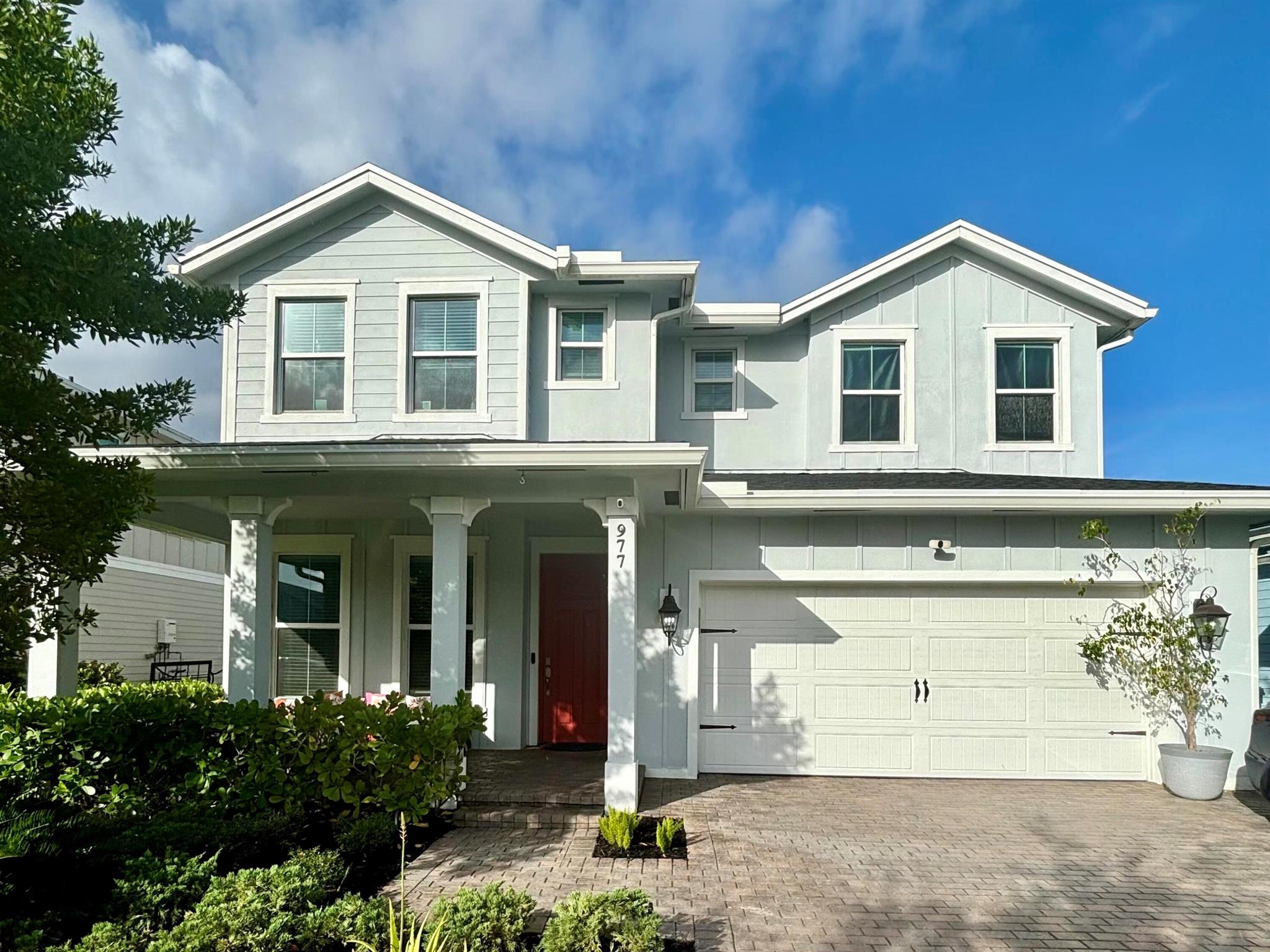 This newer construction 4BR/2.5BA + Den home is move-in-ready and offers gorgeous modern features throughout including wooden accent wall, crown molding, tray ceilings, and an open kitchen that's perfect for entertaining with granite countertops, GE appliances, a large island, and ceramic tile. The open floorplan is perfect for seamless family living, and the den is versatile and can be used as a flex space, office, or playroom. The gorgeous backyard is spacious and fully fenced in with privacy bushes, plus a fully covered lanai with an extended patio floor.