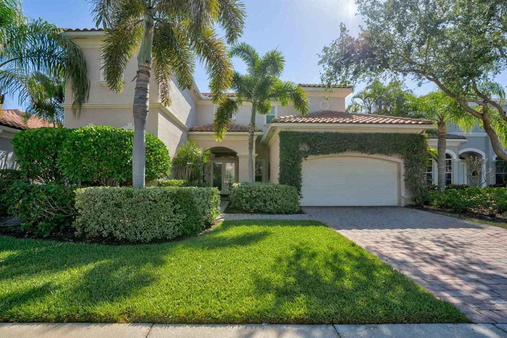 Photo of 106 Siesta Way, Palm Beach Gardens, FL 33418 (MLS # R10707680)