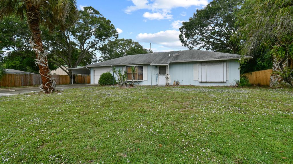 Photo of 8002 Deland Avenue, Fort Pierce, FL 34951 (MLS # R10938414)