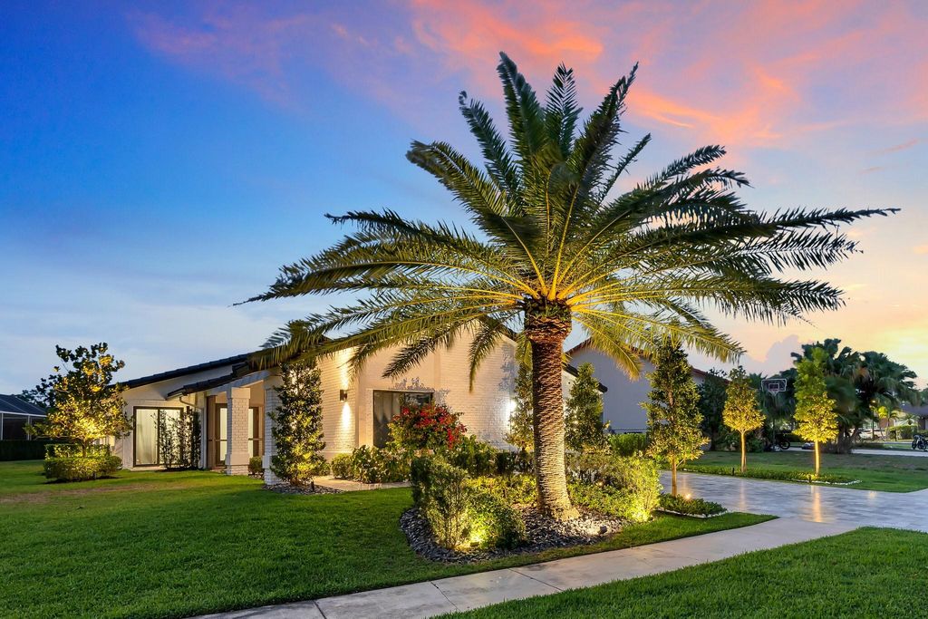 Photo of 19590 Sea Pines Way, Boca Raton, FL 33498 (MLS # F10506509)