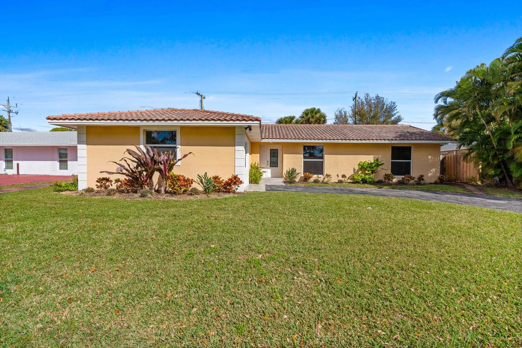 Photo of 3697 Holly Drive, Palm Beach Gardens, FL 33410 (MLS # R10957450)