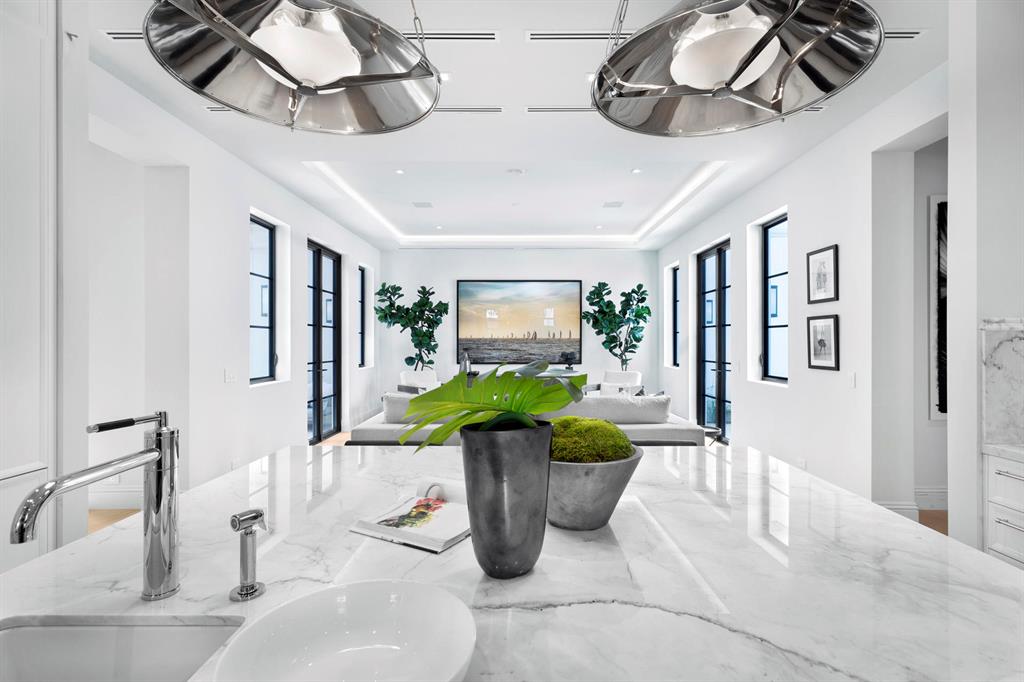 ROYAL PARK - Residential