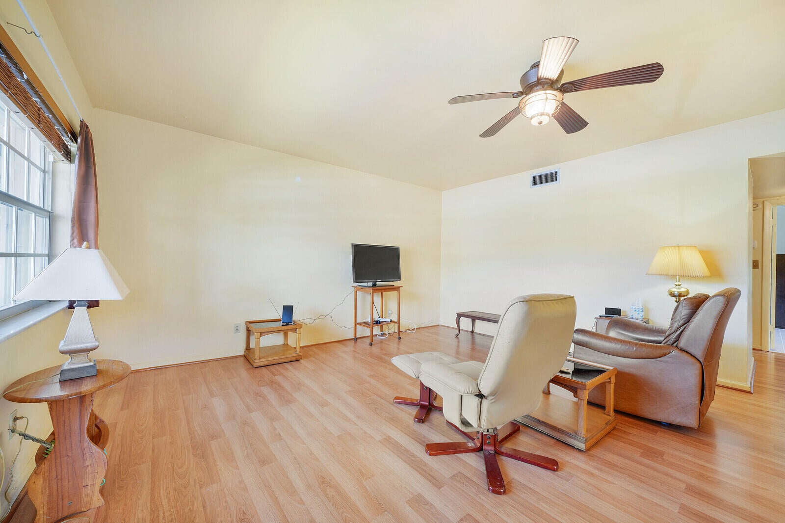 1990 NE 33RD Street 3