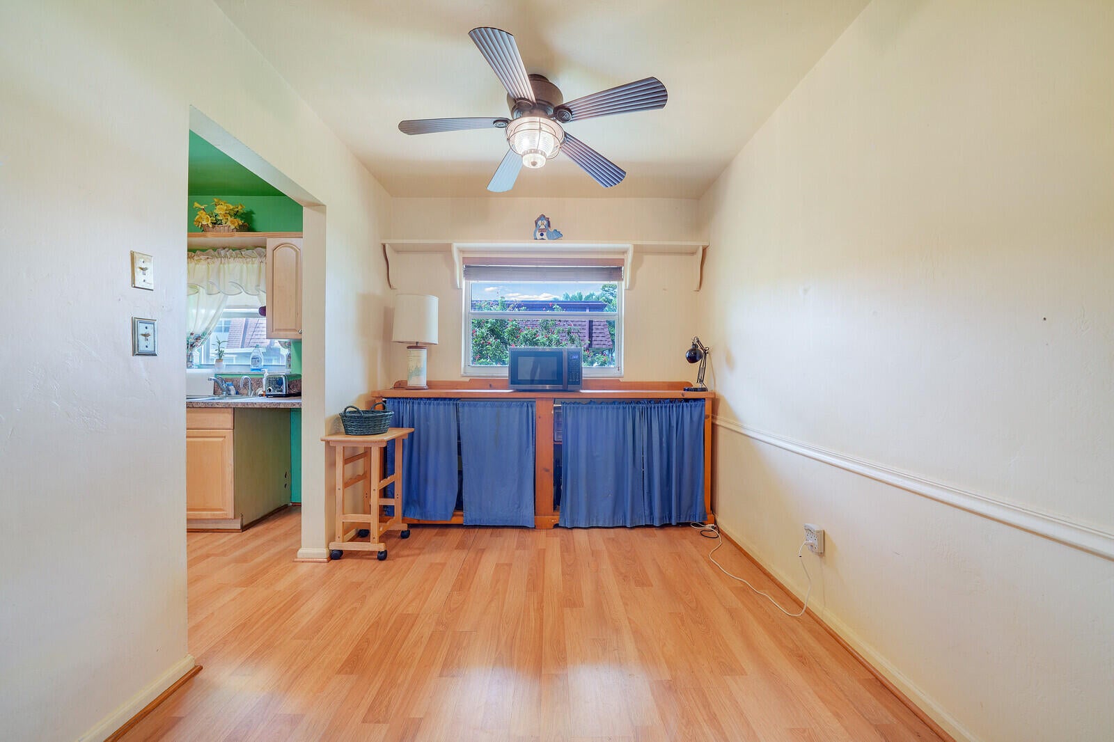 1990 NE 33RD Street 3