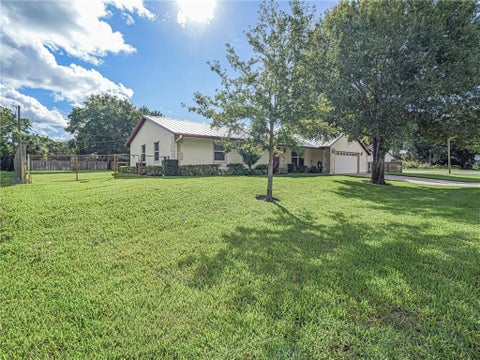 Tiny photo for 410 10TH Court, Vero Beach, FL 32962 (MLS # B26089644)