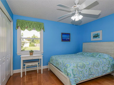 Tiny photo for 410 10TH Court, Vero Beach, FL 32962 (MLS # B26089644)