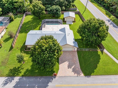 Tiny photo for 410 10TH Court, Vero Beach, FL 32962 (MLS # B26089644)
