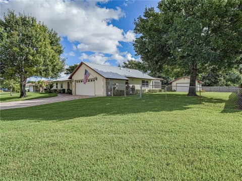 Tiny photo for 410 10TH Court, Vero Beach, FL 32962 (MLS # B26089644)