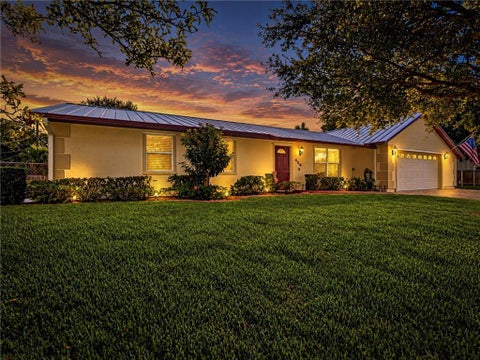 Tiny photo for 410 10TH Court, Vero Beach, FL 32962 (MLS # B26089644)