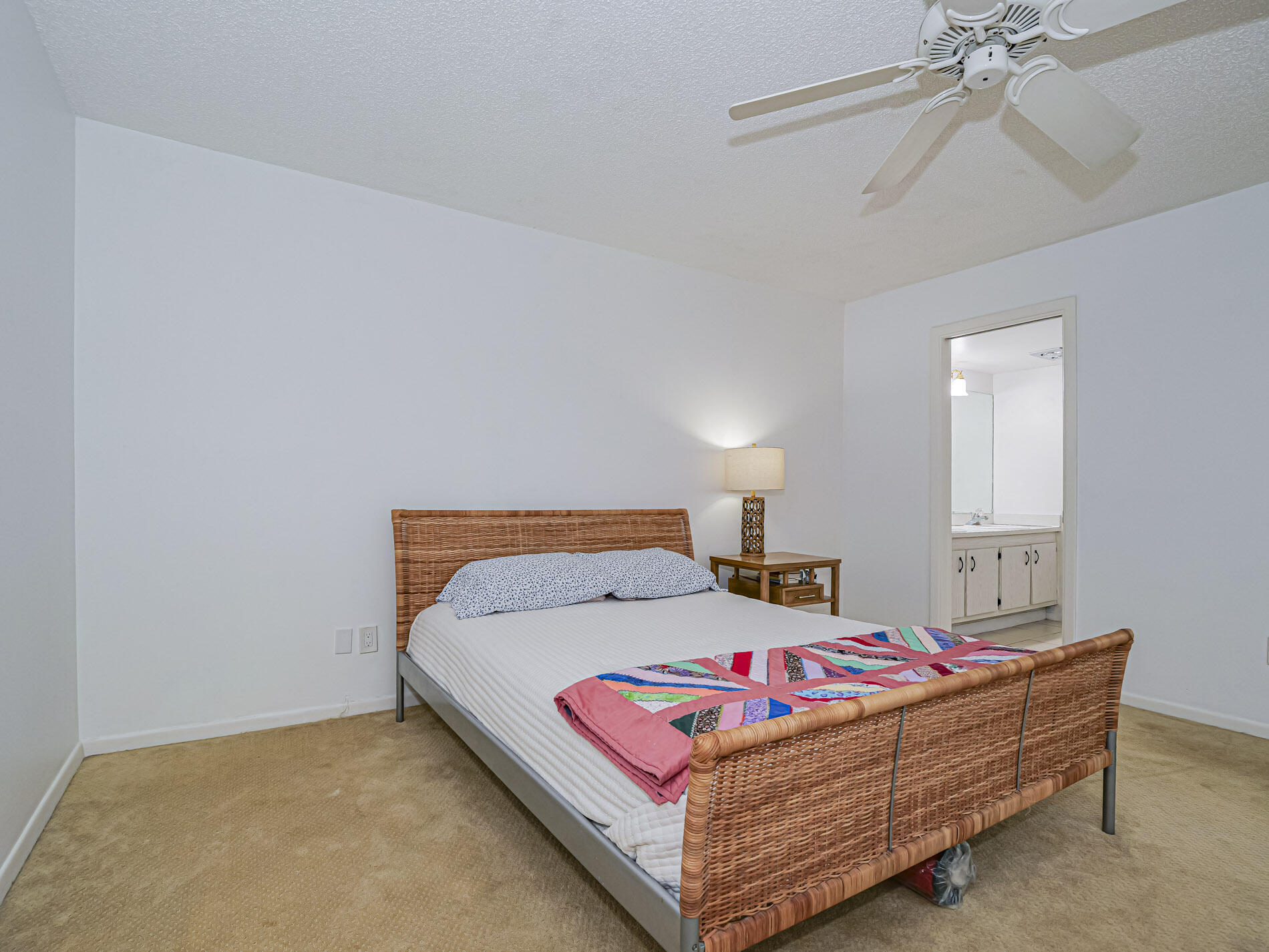 TROPIC GROVES VILLAS J - Residential