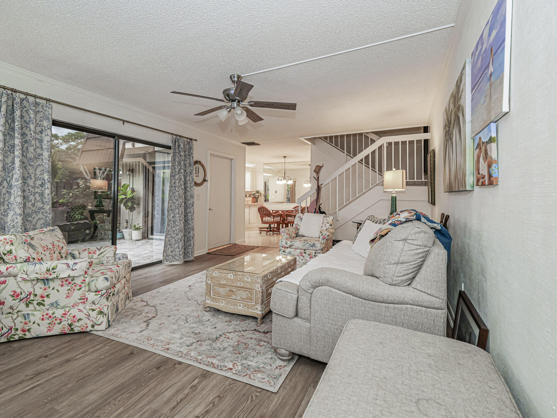 TROPIC GROVES VILLAS J - Residential