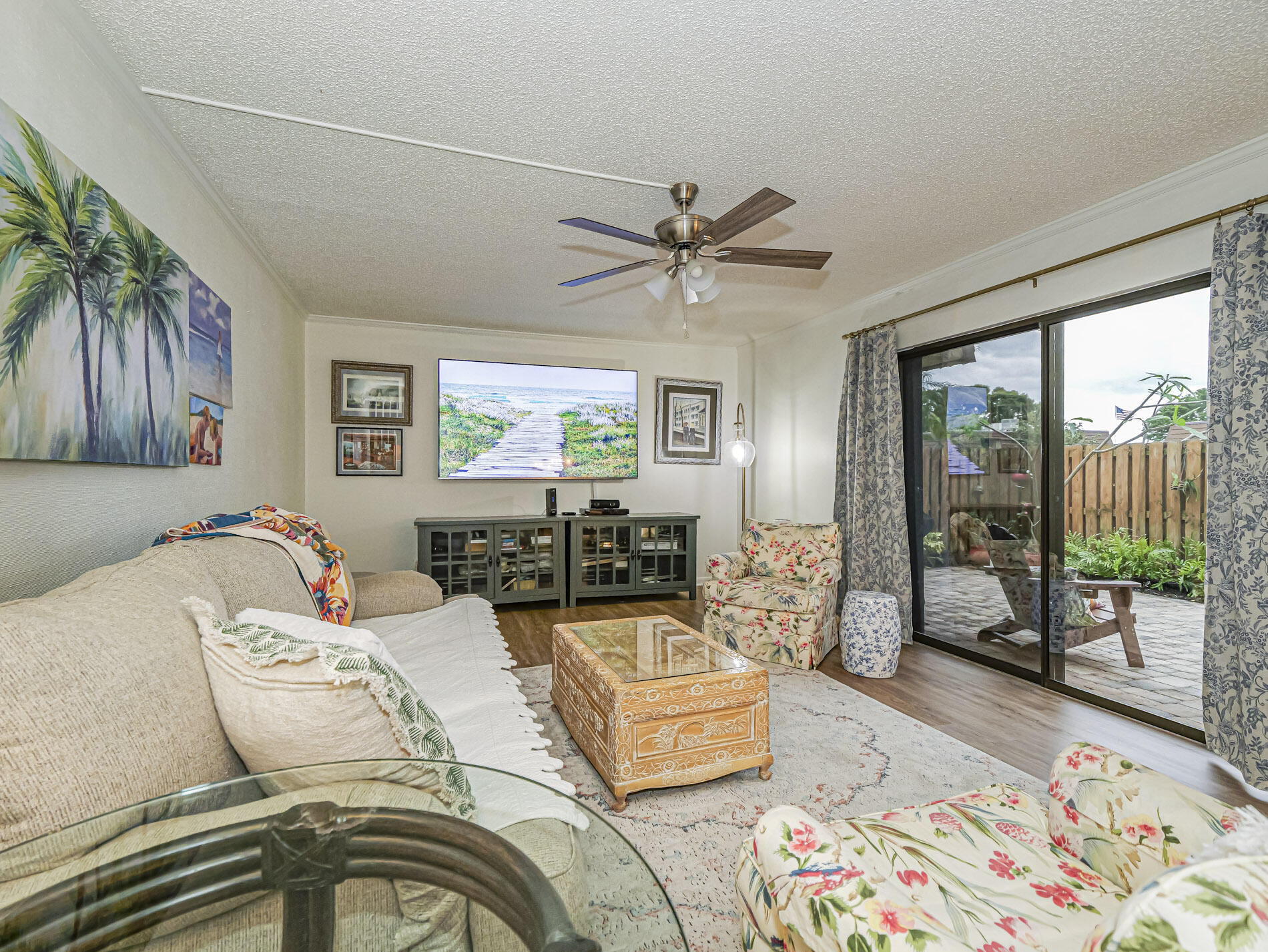 TROPIC GROVES VILLAS J - Residential