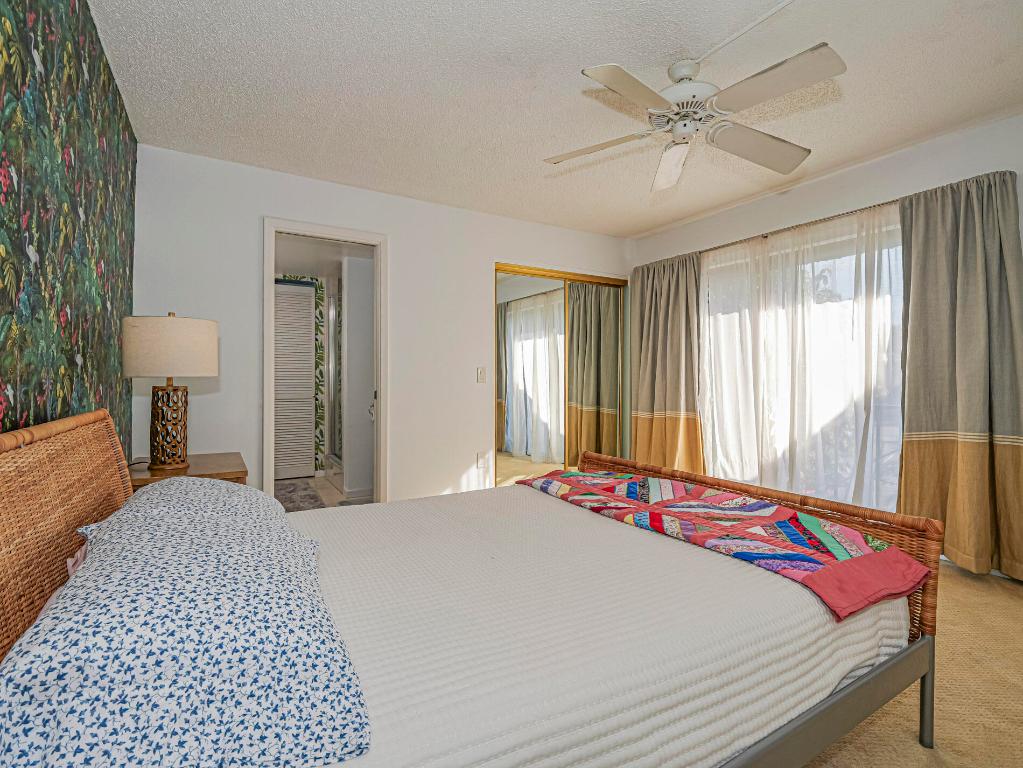 TROPIC GROVES VILLAS J - Residential