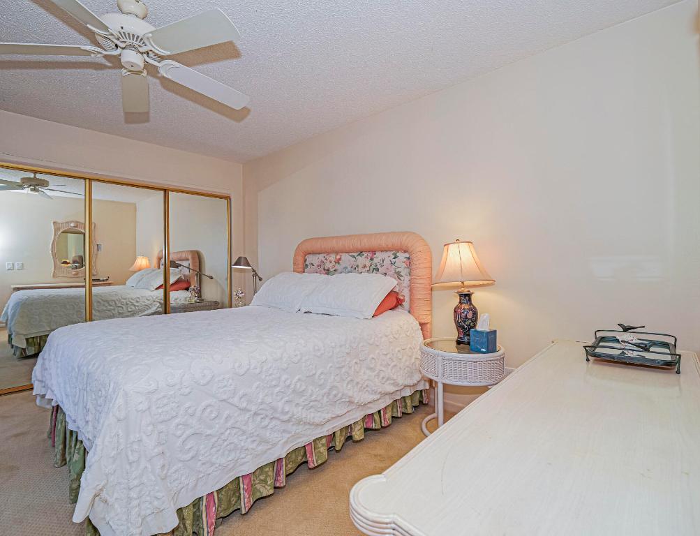 TROPIC GROVES VILLAS J - Residential