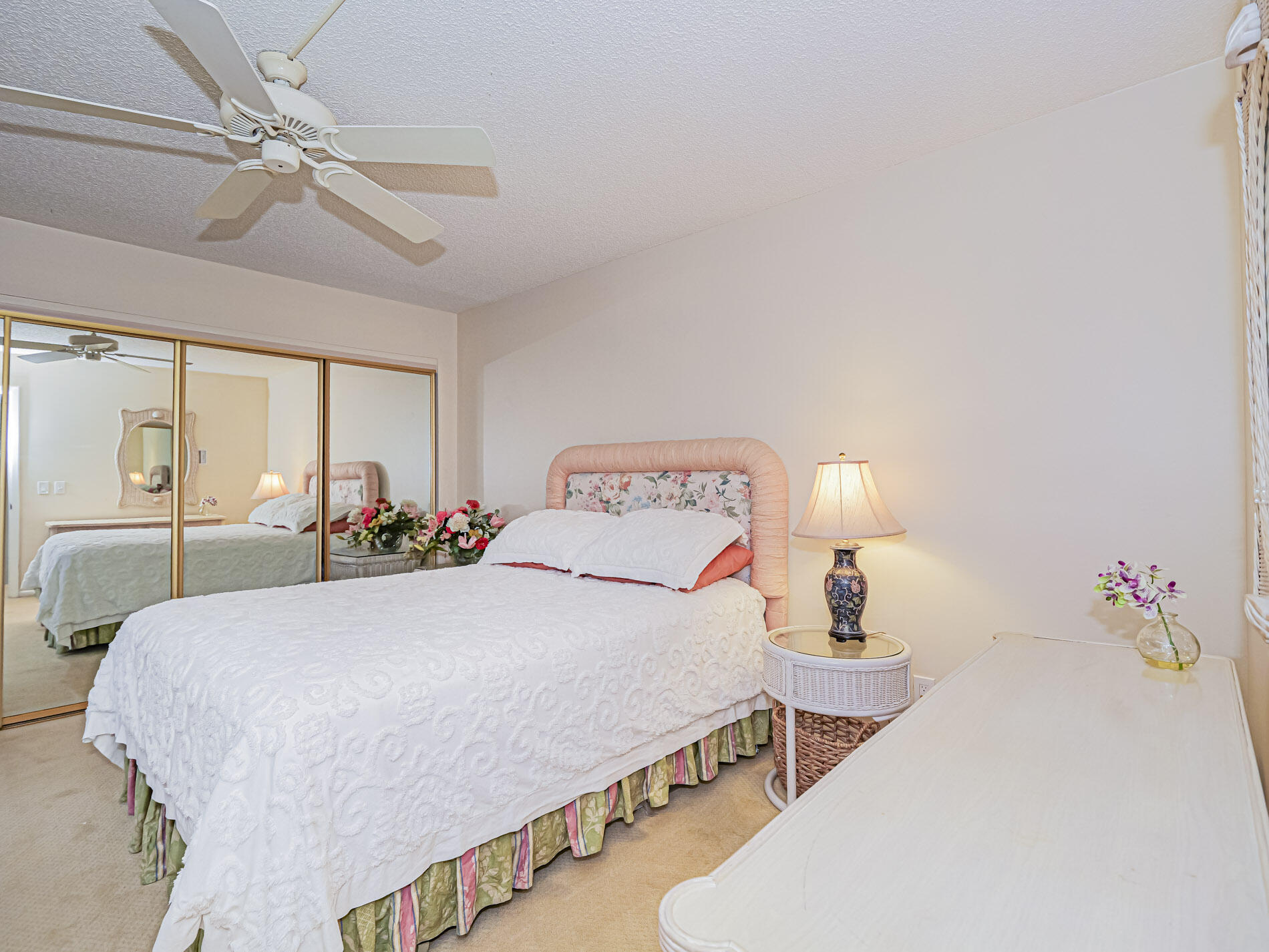 TROPIC GROVES VILLAS J - Residential