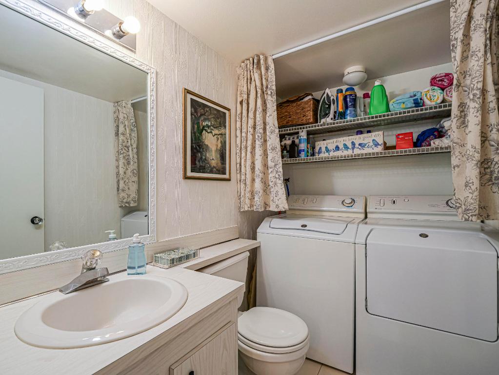 TROPIC GROVES VILLAS J - Residential