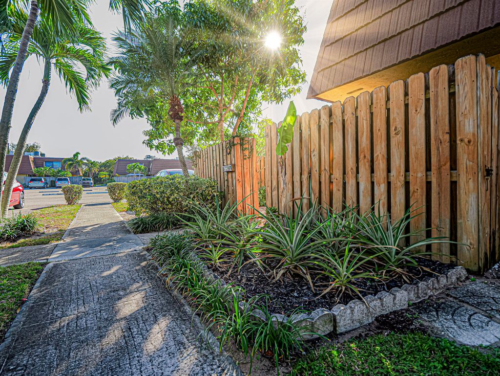 Photo of 1166 6th Avenue #14c, Vero Beach, FL 32960 (MLS # R11153608)