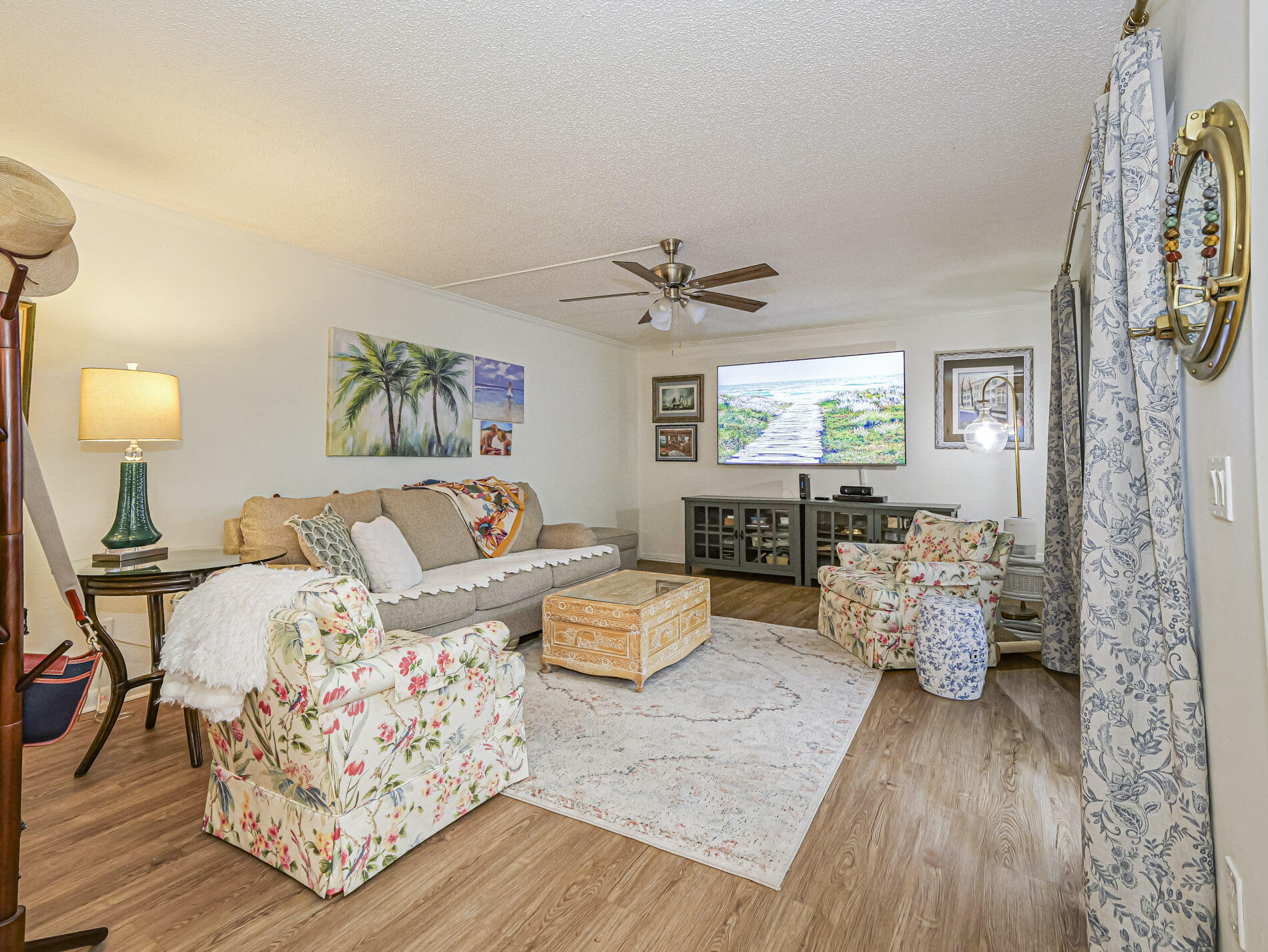 TROPIC GROVES VILLAS J - Residential