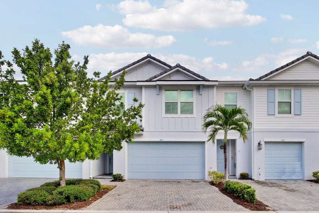 Photo of 205 PRESERVE Trail S #602, Stuart, FL 34994 (MLS # B26081377)