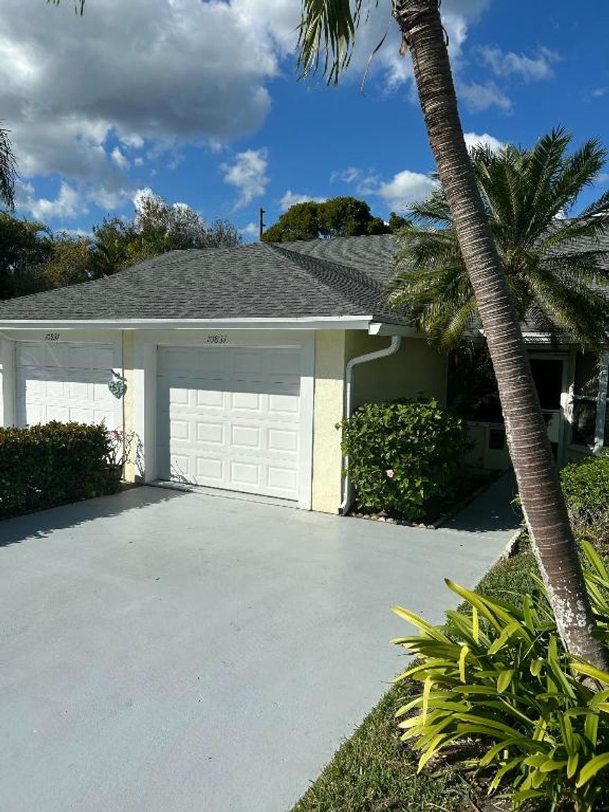 This charming, well-maintained 2/2 villa in a peaceful 55+ community features an enclosed front entry and a climate-controlled Florida room. A one-year home warranty provides added peace of mind. Highlights include an alarm system, skylight, pull-down attic stairs in the garage, a garage door opener, and negotiable furnishings. Shutters included.  Sea Pines Covenants and Land Use Restrictions available at seapinesliving website.