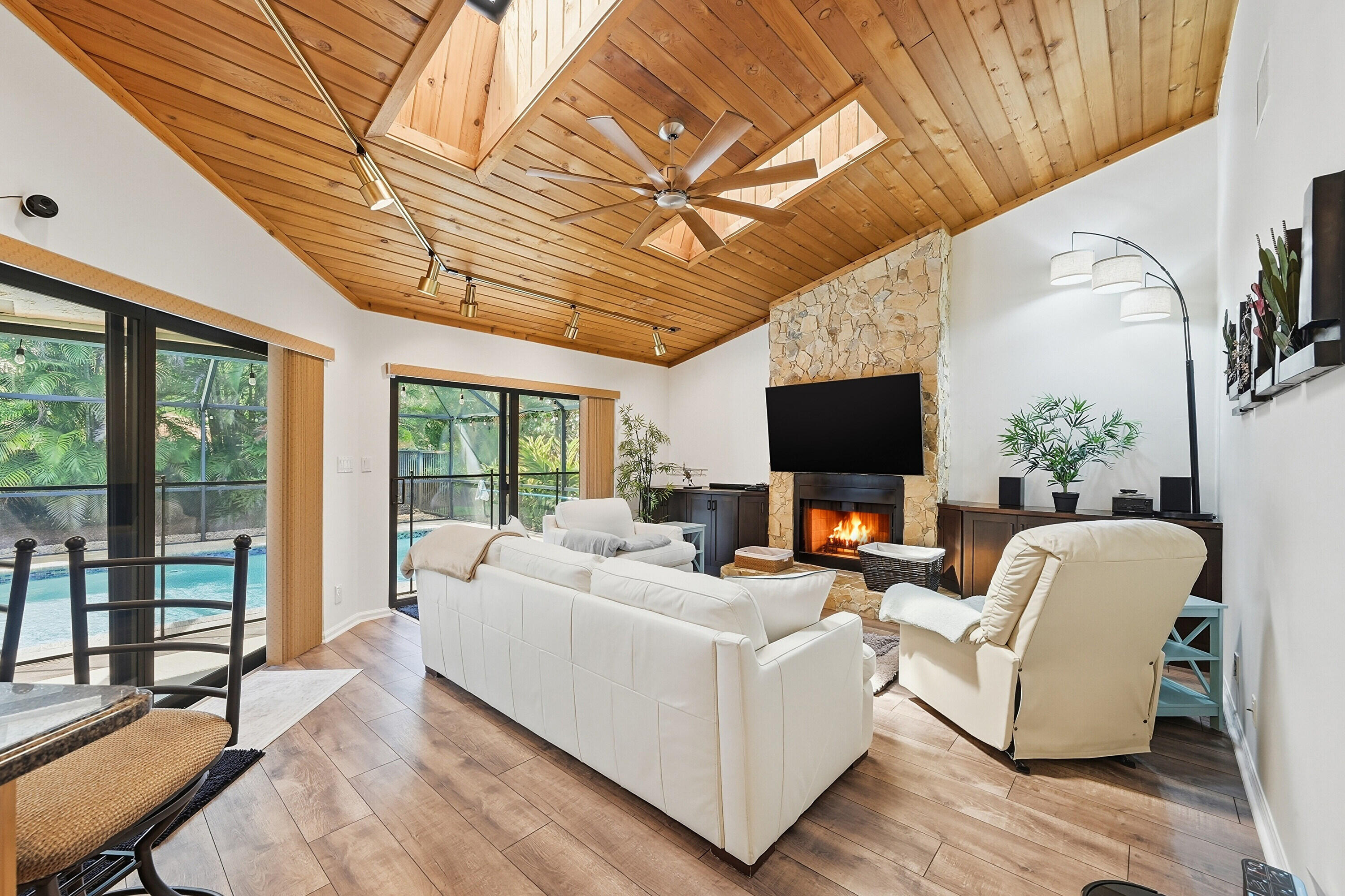 PINE RIDGE - Residential