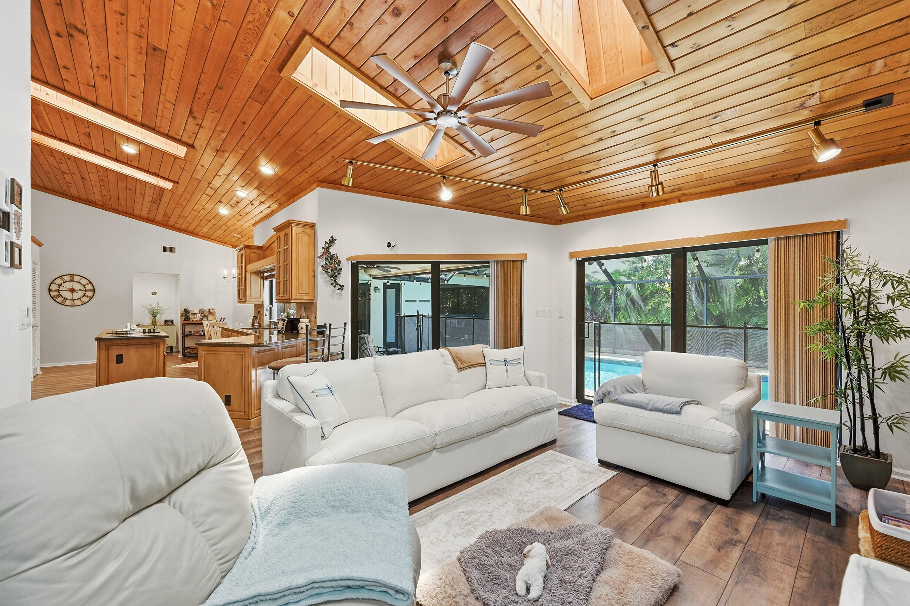 PINE RIDGE - Residential