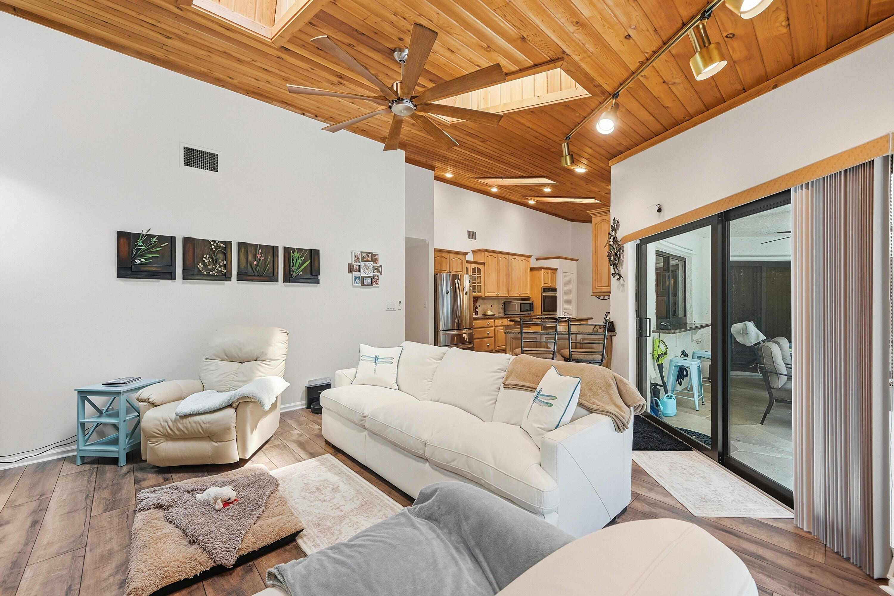 PINE RIDGE - Residential