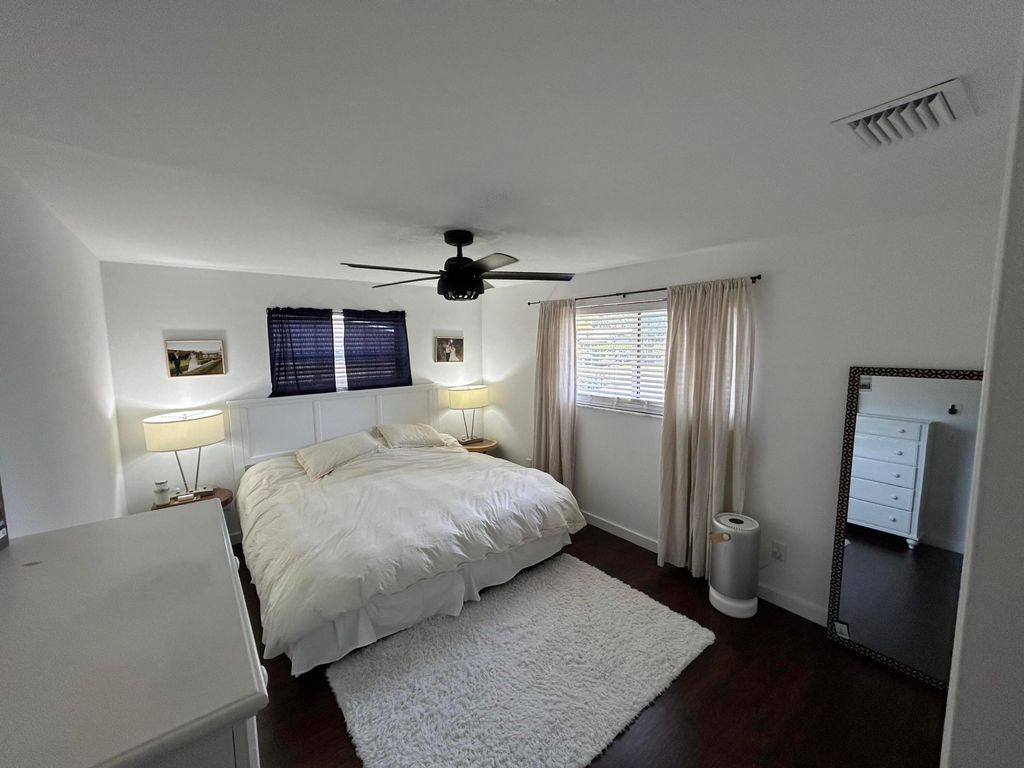 Photo of 465 SW 3rd Avenue, Boynton Beach, FL 33435 (MLS # R10984889)