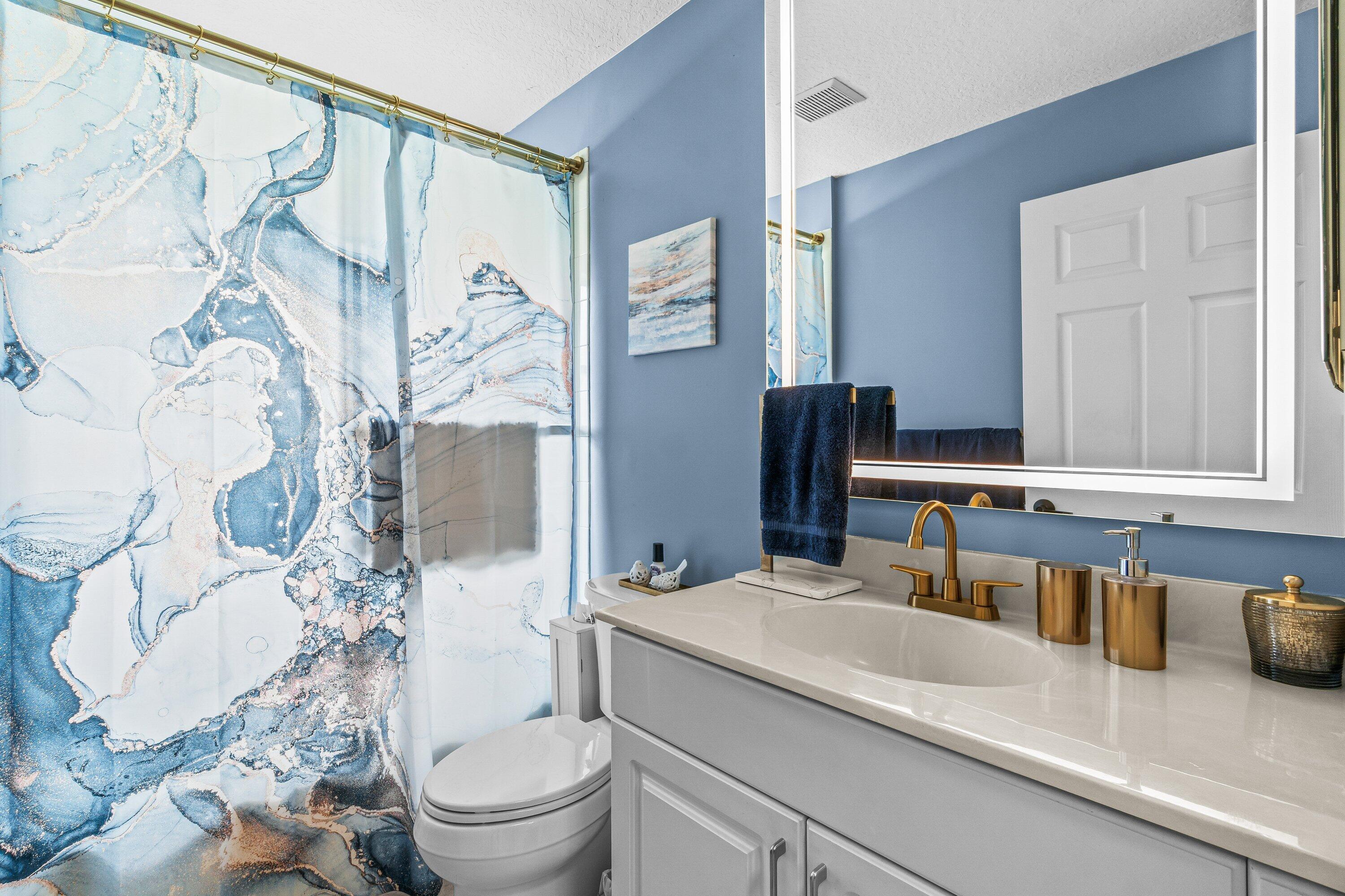 CASCADE LAKES - Residential